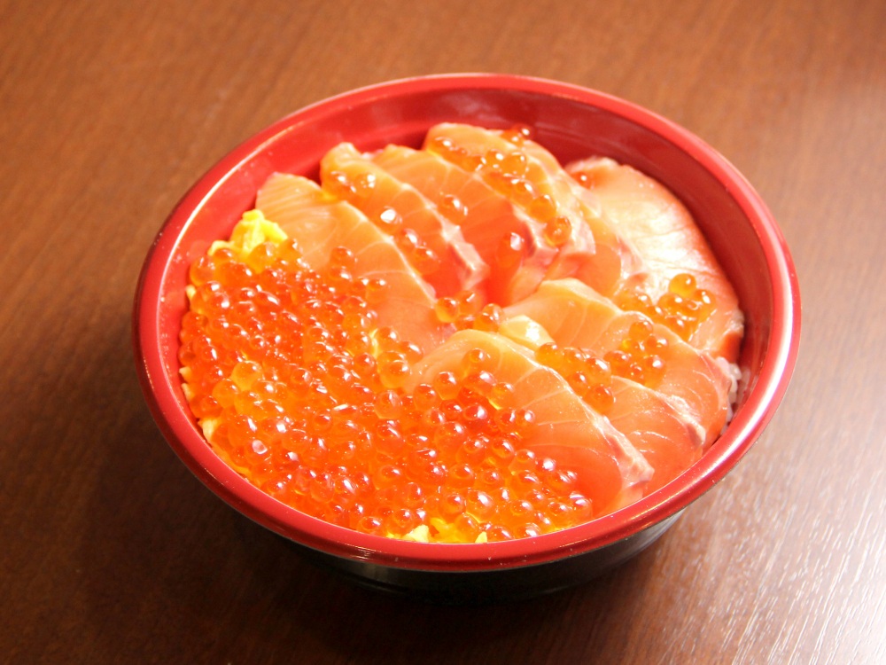 サーモンいくら丼